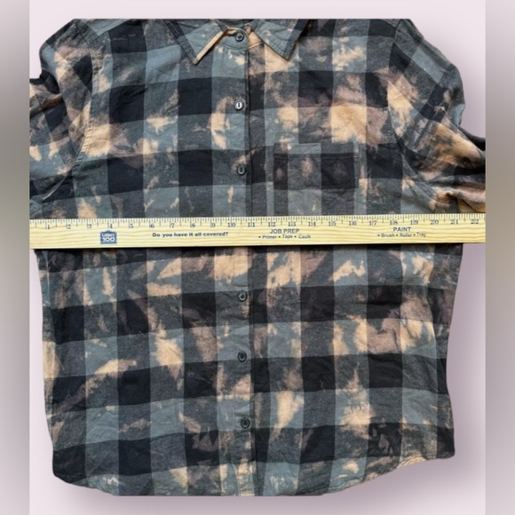 EUC Star Wars Flannel Shirt Mandalorian Tie Dye Women’s M Baby Yoda - Picture 6 of 8